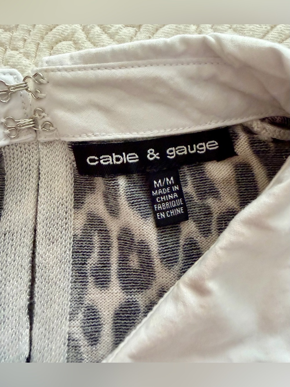 Cable & Gauge Leopard Sweater Top w/ White Cotton Collar Black Cream Ladies Med - Picture 9 of 12